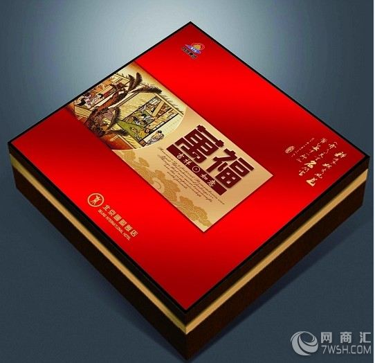 重庆高档礼品包装盒定制~重庆月饼礼品盒设计制作从性能特征上,单就食品而言,蛋糕点心类多用金色、*、浅*给人以香味袭人之印象;茶、啤酒类等饮料多用红色或绿色类,象征着茶的浓郁与芳香;蕃茄汁、苹果汁多用红色,集中表明着该物品的自然属性。尽管有些包装从主色调上看去不象上边所说的那样用商品属性相近的颜色,但仔细看去如果该包装的设计是出自行家里手的笔下,那么,在它的外包装的画面中准有那点晴之笔的象征色块、色点、色线或以该色突出的集中内容。这应该是大家们的得意之作。有些服装的包装和一些化妆的包装,甚至一些酒的包装