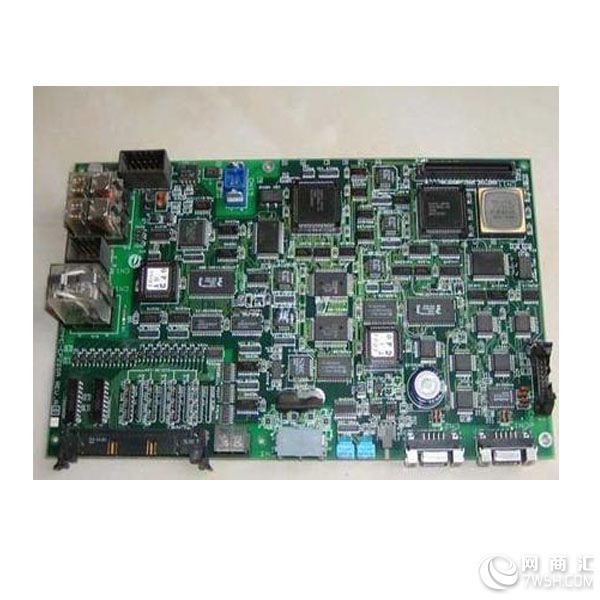 电路板的名称有:线路板,PCB板,铝基板,高频板,厚铜板,阻抗板,PCB,超薄线路板,超薄电路板,印刷(铜刻蚀技术)电路板等。电路板使电路迷你化、直观化,对于固定电路的批量生产和优化用电器布局起重要作用。电路板可称为印刷线路板或印刷电路板,英文名称为(Printed Circuit Board)PCB。 基本介绍 电路板主要由焊盘、过孔、安装孔、导线、元器件、接插件、填充、电气边界等组成。 详细介绍 电路板主要由焊盘、过孔、安装孔、导线、元器件、接插件、填充、电气边界等组成,各组成部分