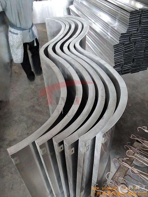 供应广东室内外工程装饰铝板 冲孔铝单板 异形铝单板 弧形铝单板造型