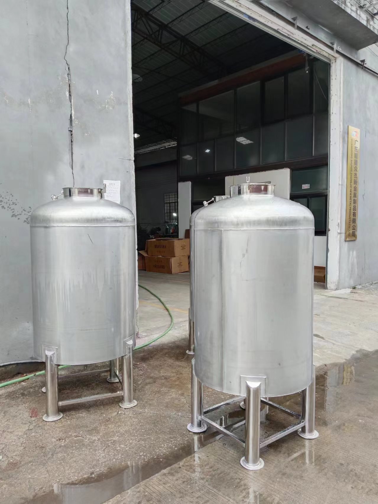 不锈钢储油罐大容量 柴油罐 真空罐 酒罐 饮料罐 双层罐大容量厂广东顺德众杰新金属制品有限公司