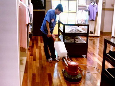 青岛木地板打蜡保养流程，上门给地板维修保养公司