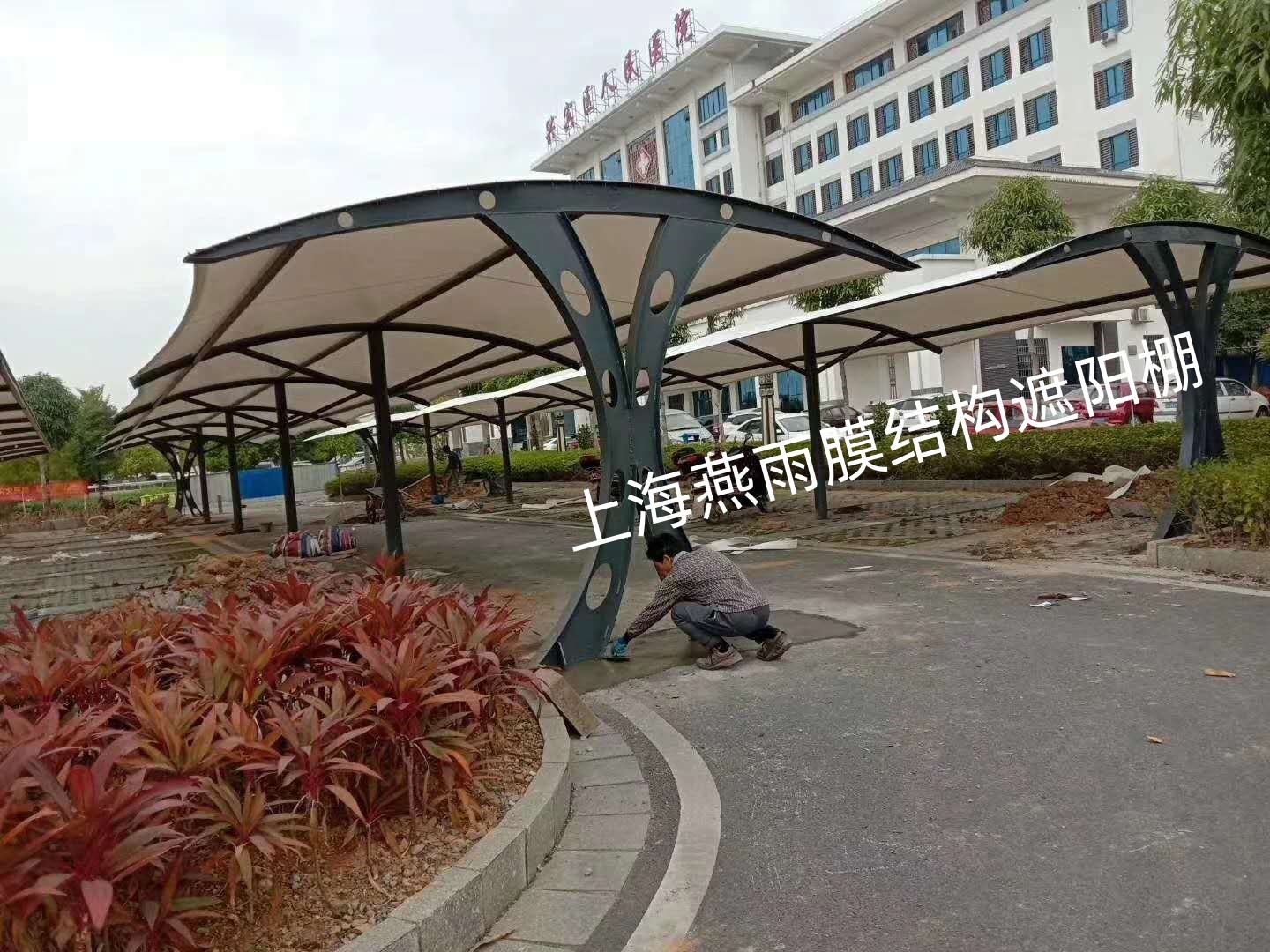 供应盐城市公司员工自行车停车棚/燕雨各款式雨篷搭建