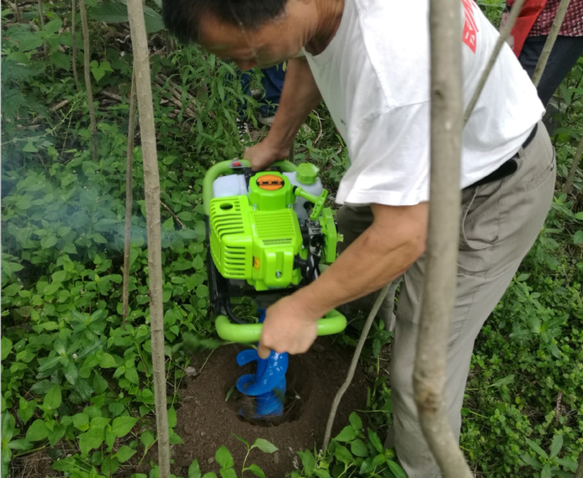 温泉勘查现场