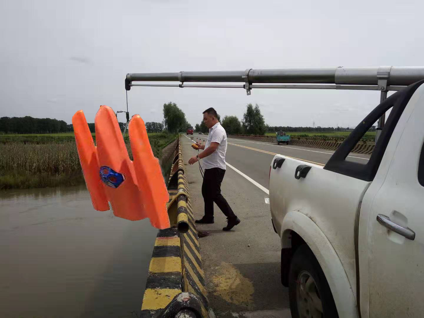 定制款水文巡测车