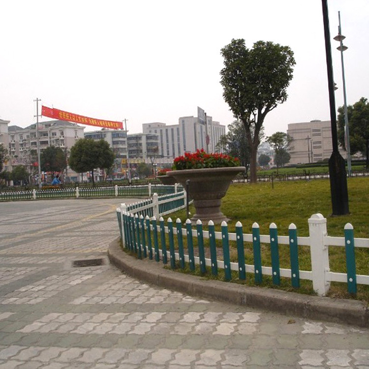 草坪锌钢护栏公园市政隔离栏绿化带隔离防护栅栏pvc折弯 草坪护栏重庆珩安钢筋网片有限公司