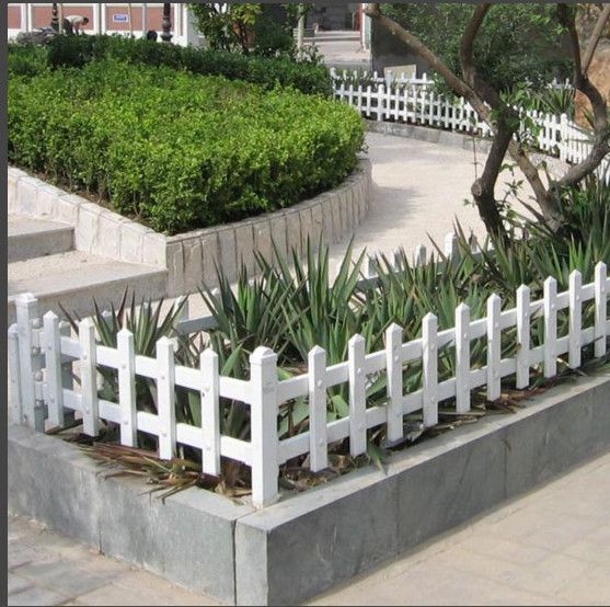 草坪锌钢护栏公园市政隔离栏绿化带隔离防护栅栏pvc折弯 草坪护栏重庆珩安钢筋网片有限公司
