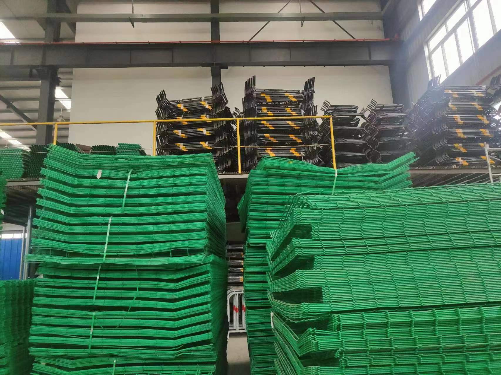 双边丝护栏网厂家高速公路防护网户外安全养殖隔离铁丝批发围栏网