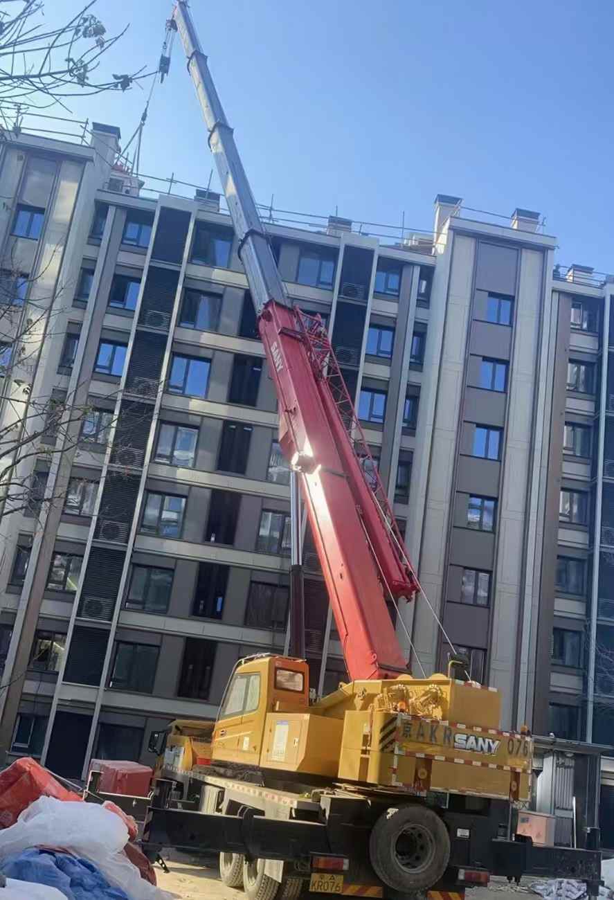北京通州区于家务吊车出租，采育叉车出租等候您的来电