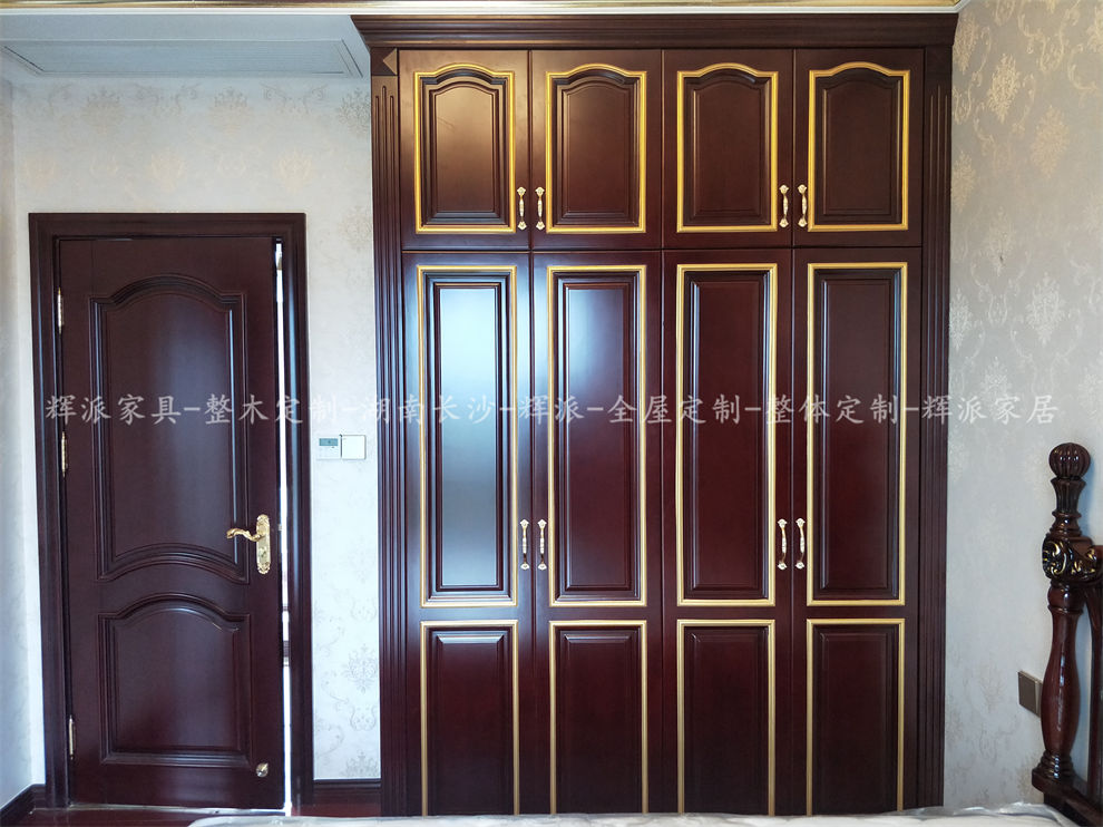 长沙豪宅原木家具油漆,原木衣柜,门墙柜订做无醛健康