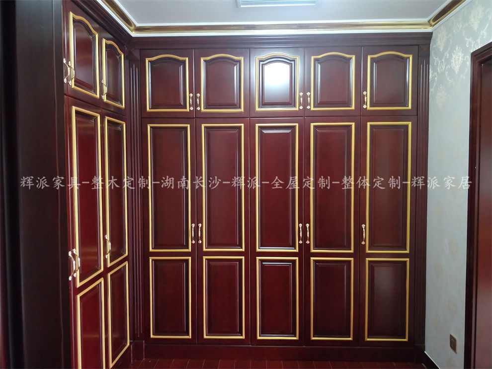 长沙豪宅原木家具厂家,原木衣柜,衣帽间定做品牌选购