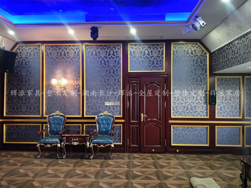 长沙豪宅原木家具油漆,原木衣柜,门墙柜订做无醛健康