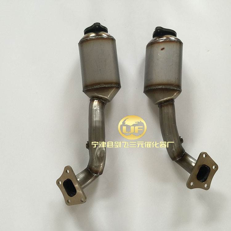 凯迪拉克新赛威SLS 3.0/2.8/3.6左右三元催化器