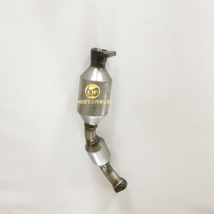 适用于东南得利卡双包三元催化器汽车排气管净化器保验车精品