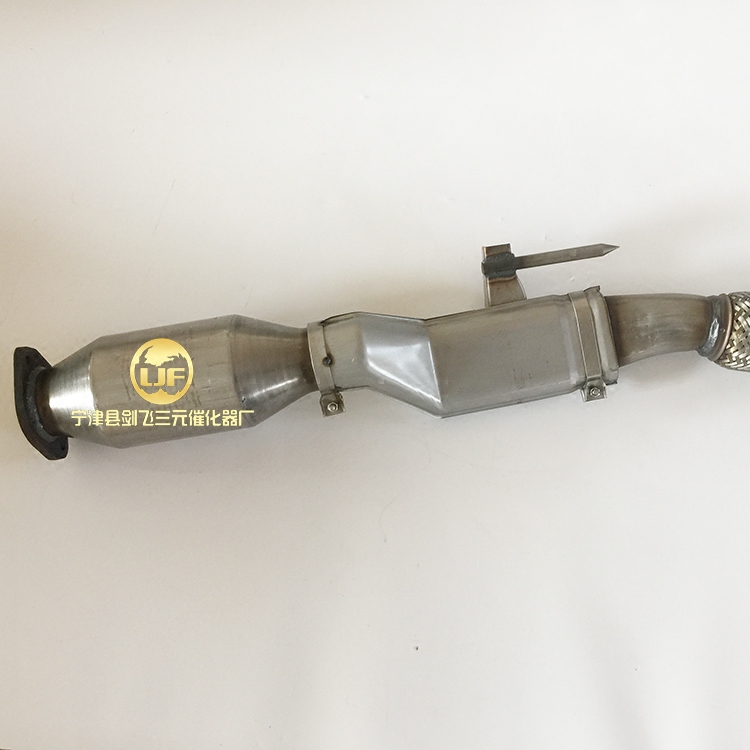 适用于老款天籁2.0三元催化器原装厂家直销汽车尾气净化器保年审