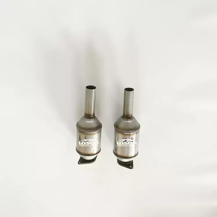 适用奇瑞旗云风云多/单点三元催化器汽车排气管净化器保验车