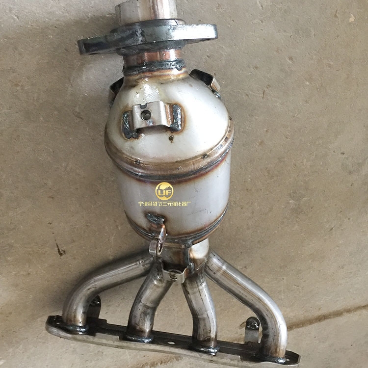 适用于日产尼桑逍客2.0三元催化器原装汽车尾气净化器保年审精品