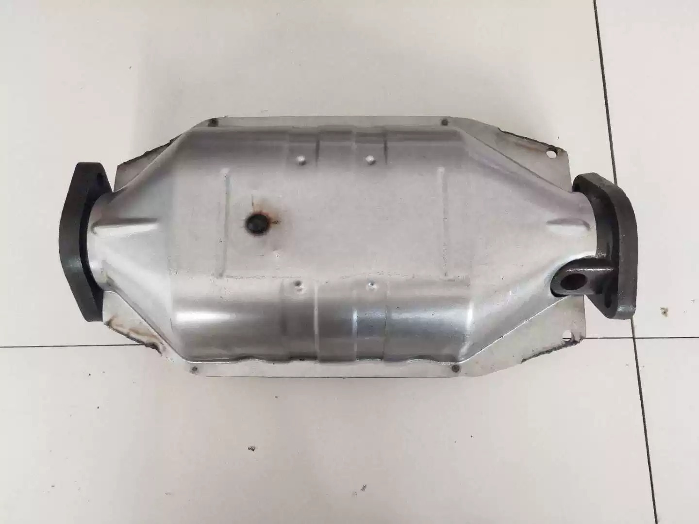 适用于三菱猎豹四缸/风行F6中2.4三元催化器汽车尾气净化器保年审