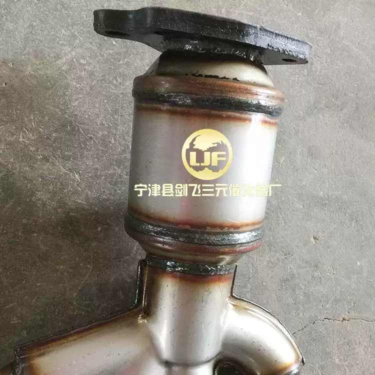 适用于金杯海狮4G20 V19前节三元催化器汽车尾气净化器保年审