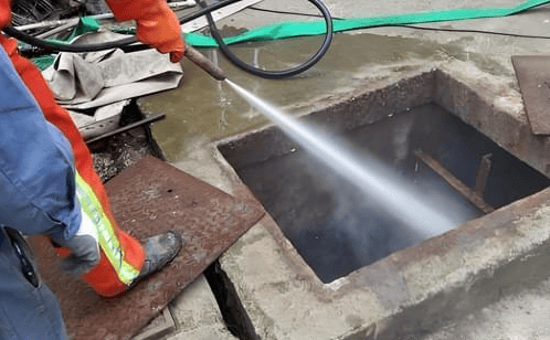 兰州市抽化粪池污水井，兰州高压车疏通清洗下水道污水井打捞手机