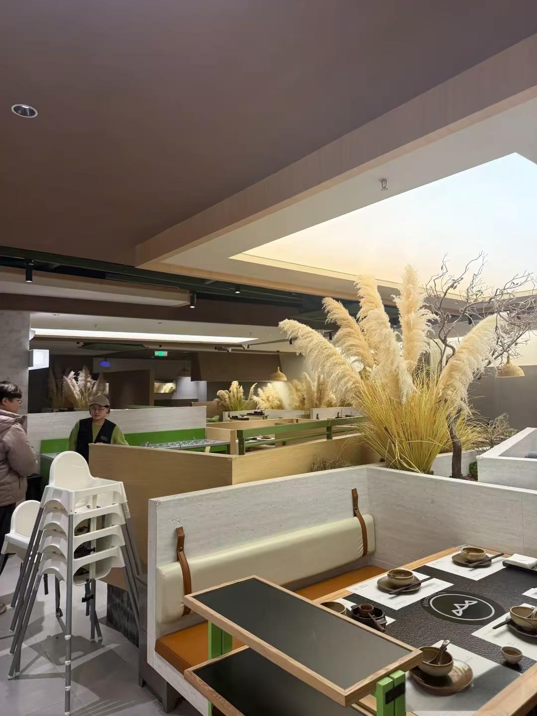 山野风餐饮店家具定制实木桌椅岩板餐桌山野系家具