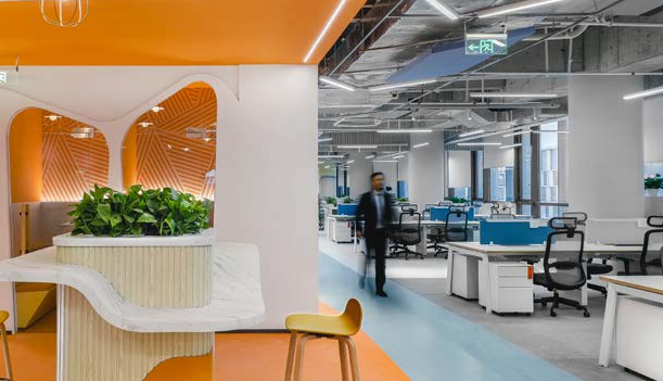 马克华菲（上海）商业有限公司