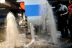 车库底板上浮涌水治理