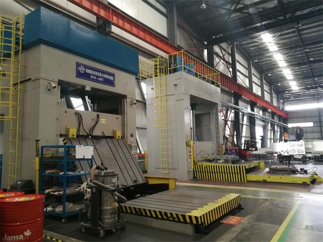 客户合模机车间