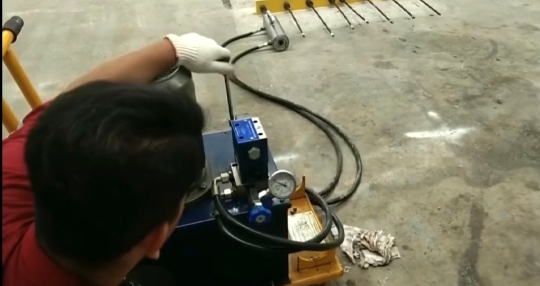 大型液压张拉机