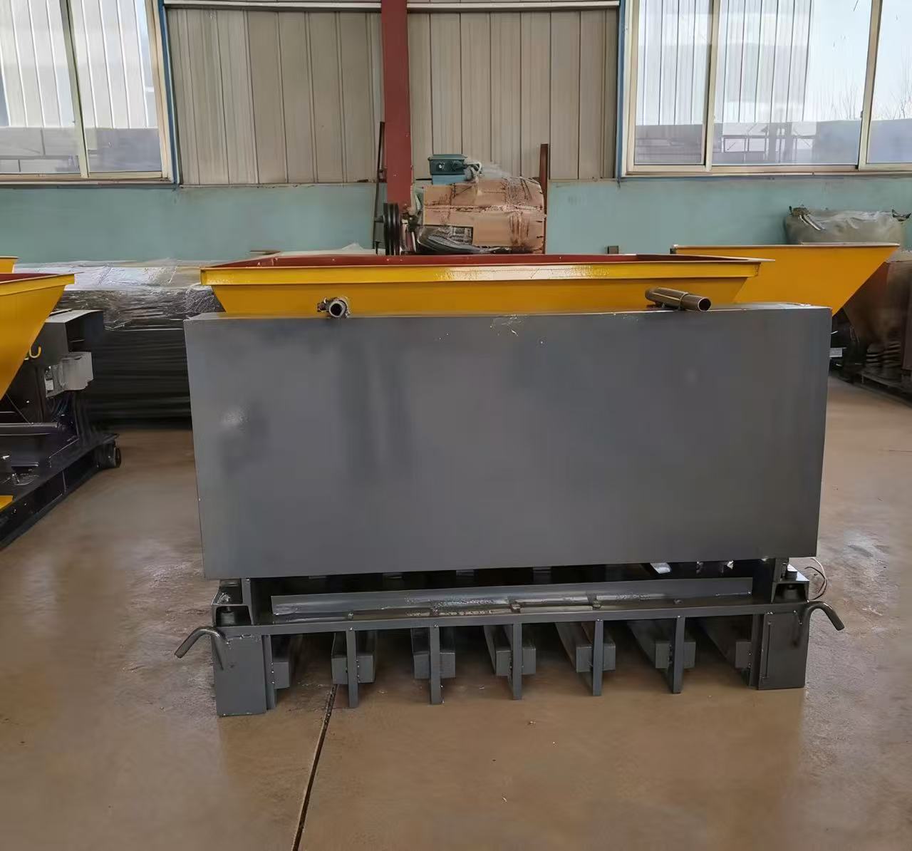 左右出槽围墙立柱机