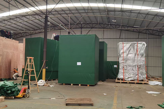 重型设备包装现场