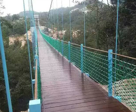 防腐木吊桥