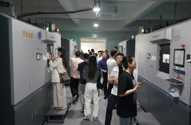联泰科技批量采购签约：100台SLA 3D打印设备+20台金属3D打印机