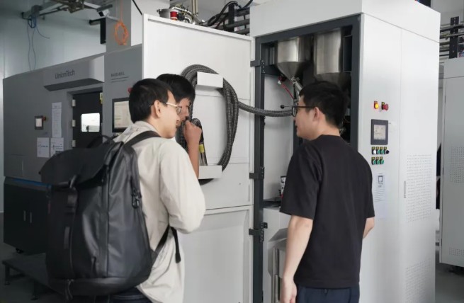 联泰科技批量采购签约：100台SLA 3D打印设备+20台金属3D打印机