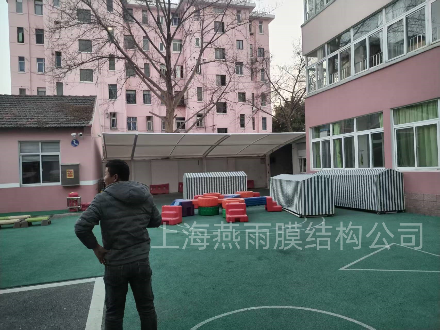江苏盐城膜结构停车棚价格【汽车停车棚】车棚改造