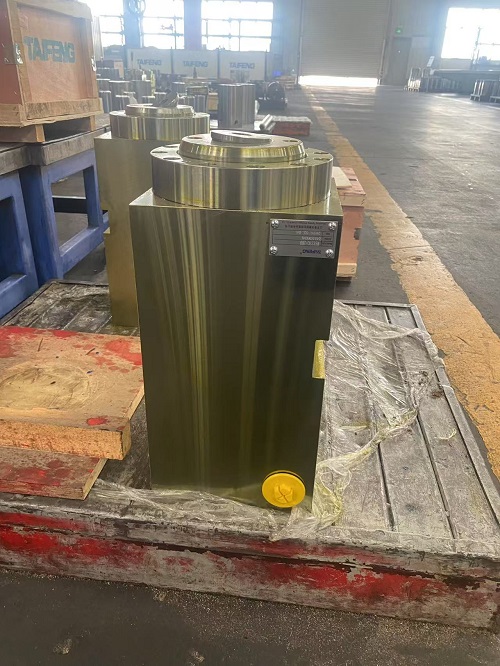 山东泰丰智能供应250T数控折弯机油缸MB-02.03N-00