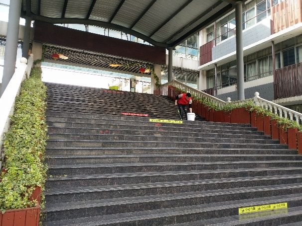 学校地面防滑处理