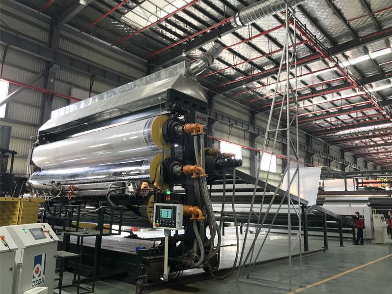 7mHDPE防水卷材生产线在东方雨虹岳阳工厂顺利验收